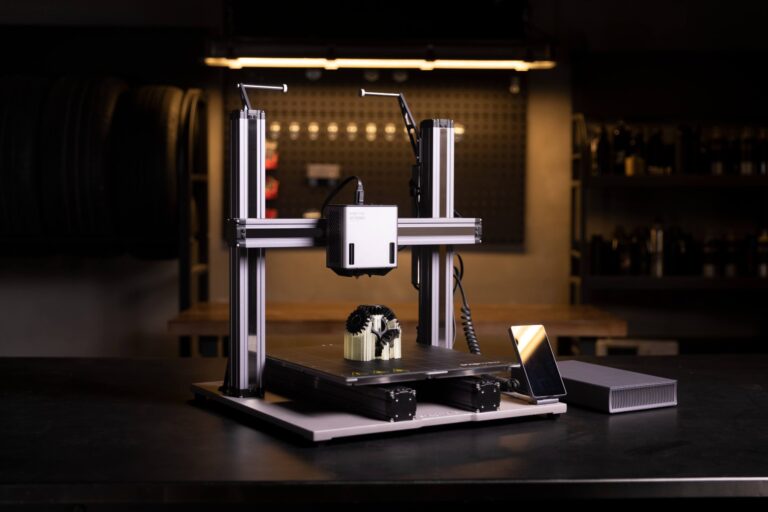 Dual extruder 3D printing a multi-material model.